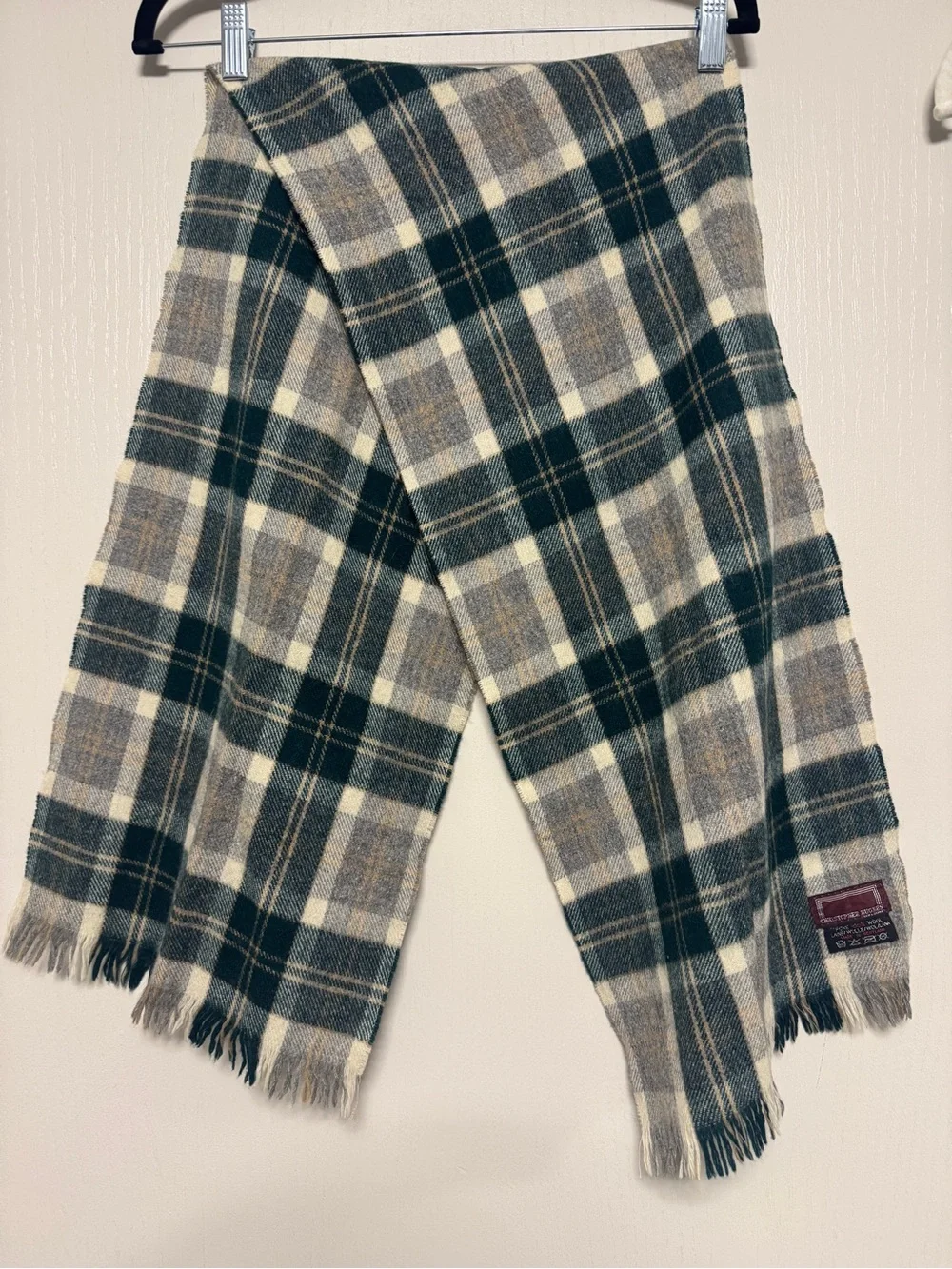 Classic wool Plaid Scarf in Green and Cream